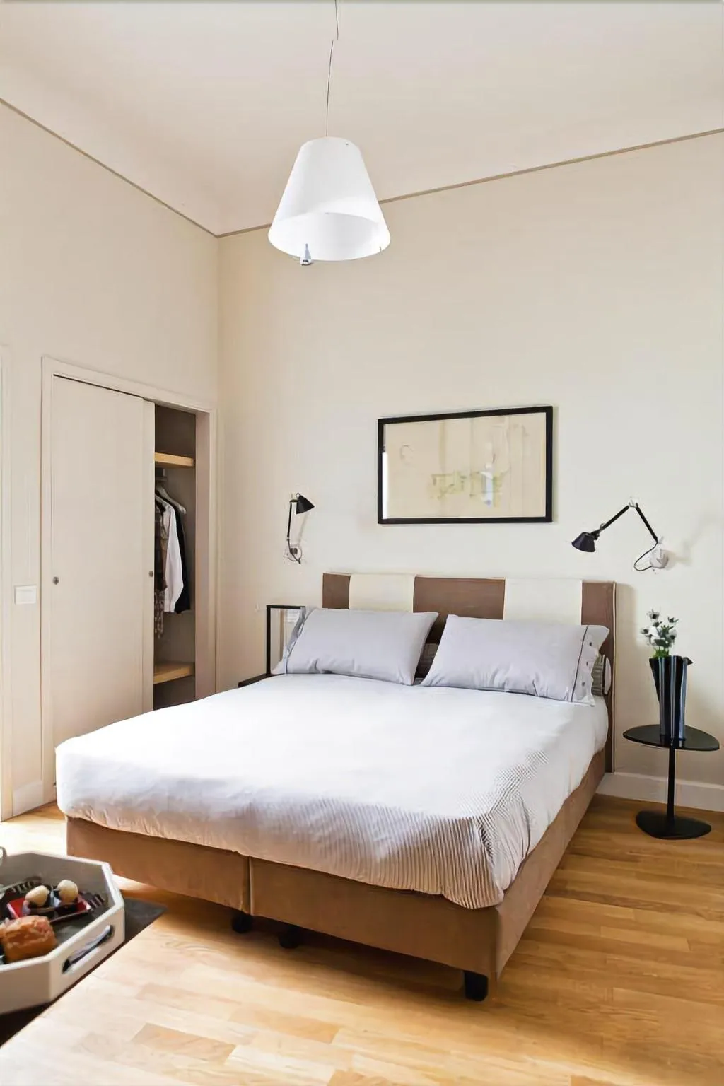 Room, Mynavona, Rome