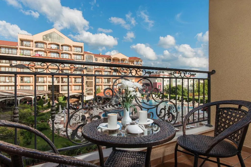 DOUBLE POOL VIEW Room, Hotel and SPA Diamant Residence, Bourgas