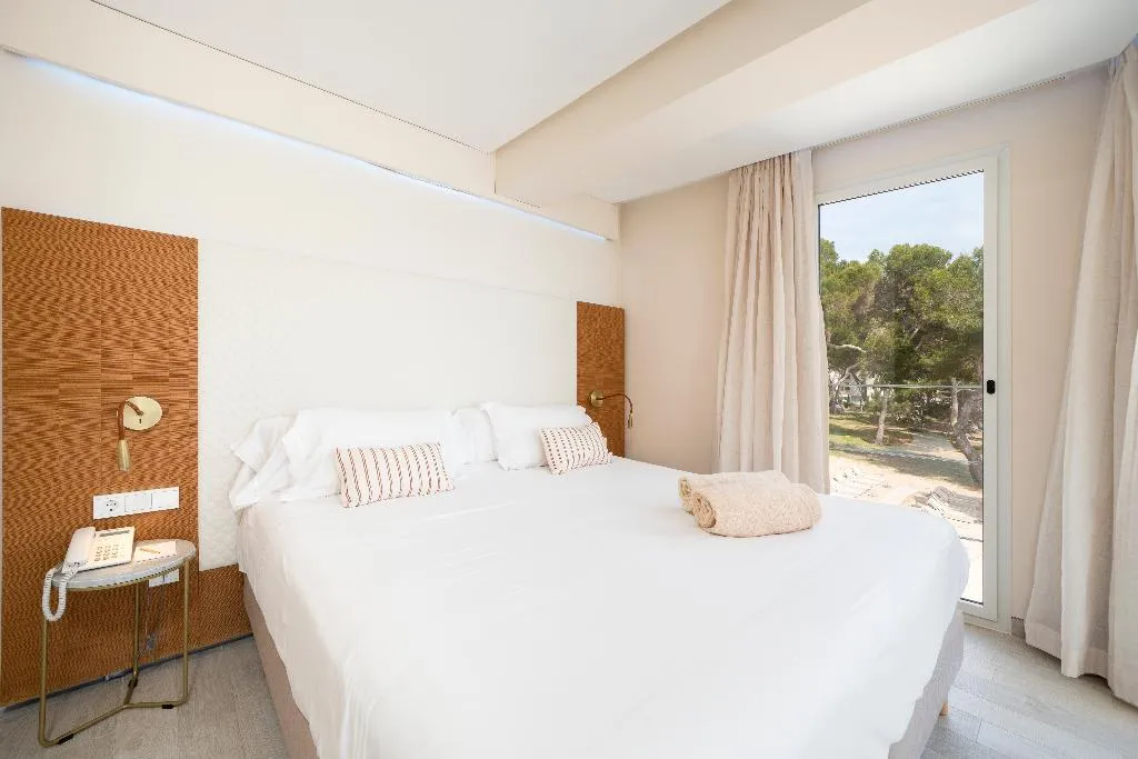 JUNIOR SUITE SEA VIEW Room, Melbeach Hotel & Spa, Majorca