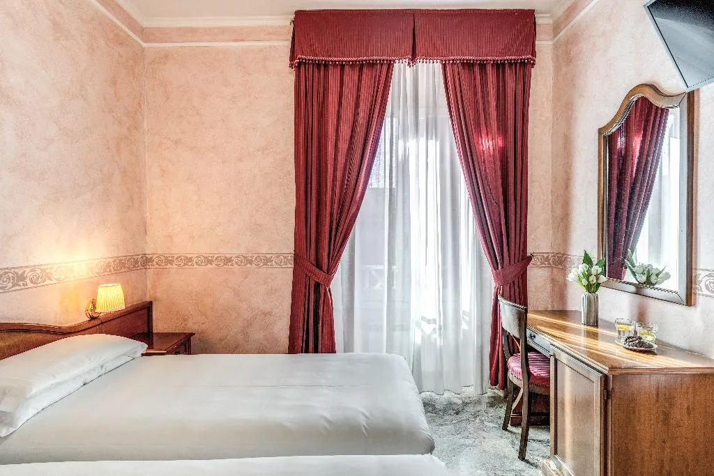 DOUBLE SUPERIOR Room, Hotel Orazia, Rome