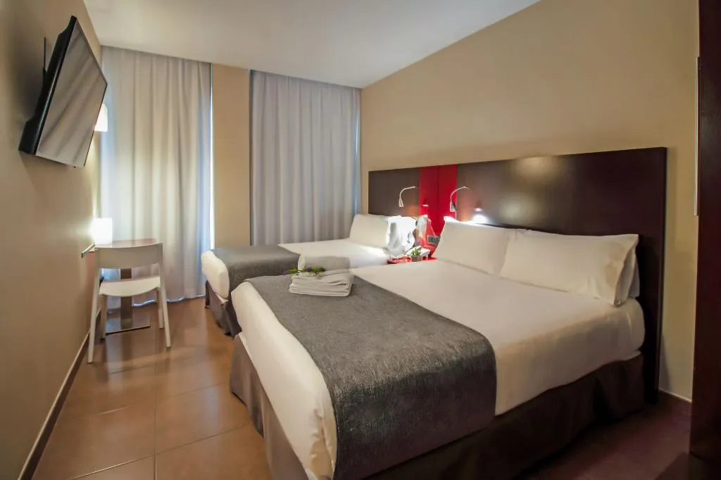 TRIPLE STANDARD Room, Teatre Auditori, Barcelona