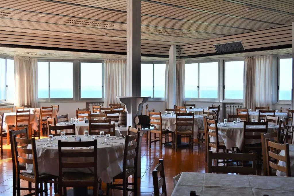 Restaurant, Dania, Naples