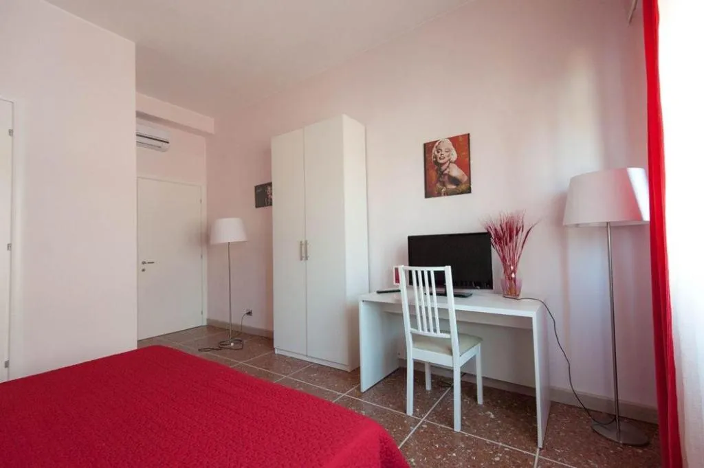 Room, Parco Delle Valli Bedrooms, Rome