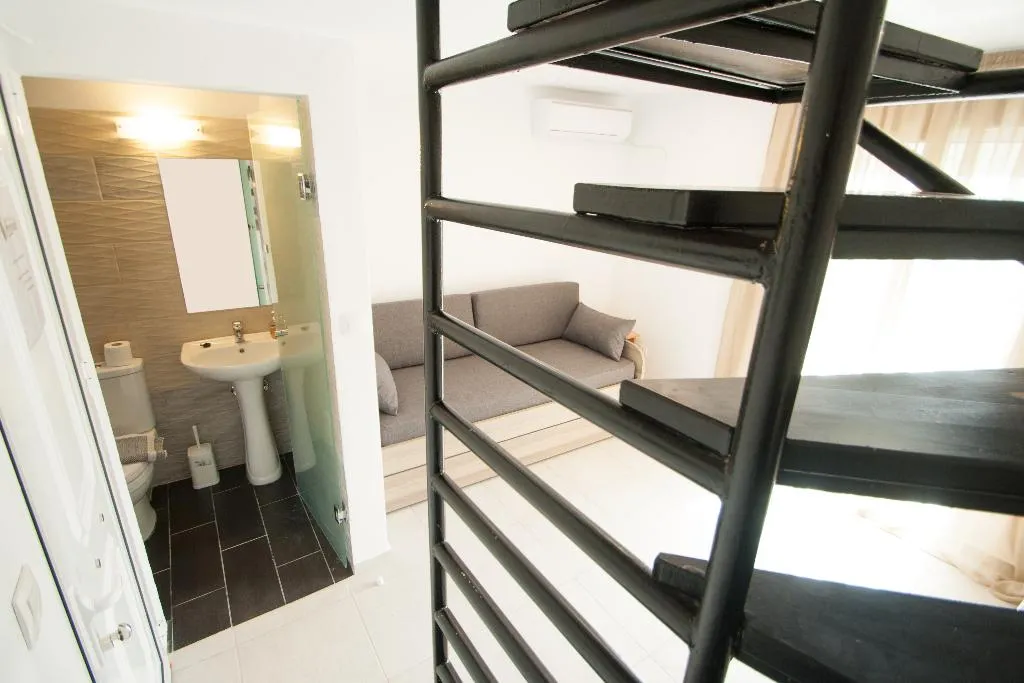 Room CAPACITY 6 Room, Pension Avocado, Skiathos