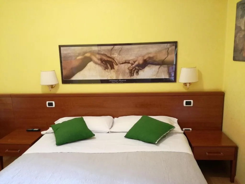 Room, La Casa Dellarte, Rome