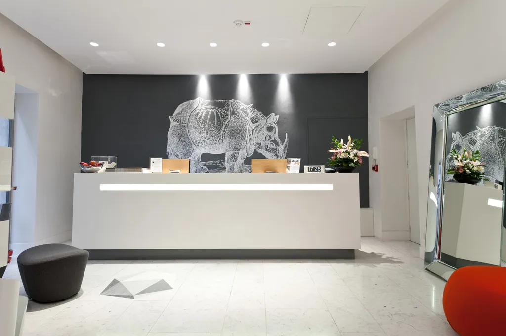 Lobby, White, Rome