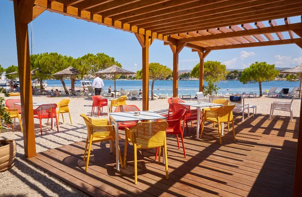 Beach, Spongiola, Split