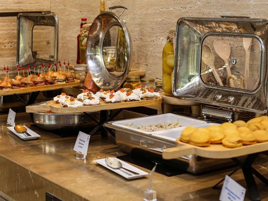 Restaurant, Novotel Tunis Lac, Tunisia