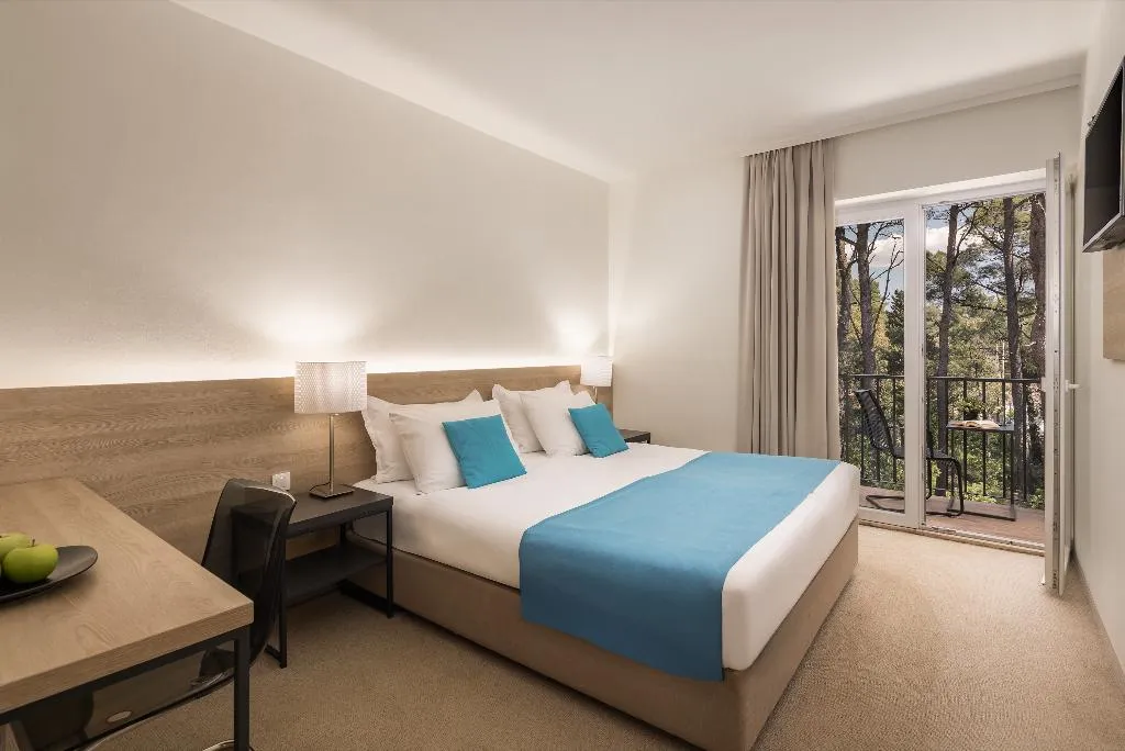 DOUBLE SUPERIOR WITH BALCONY Room, Aminess Senses Hvar Resort, Split