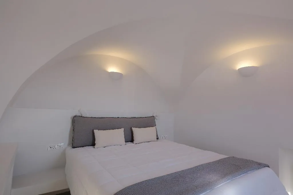 SUITE DELUXE SEA VIEW Room, Aplada Suites, Santorini