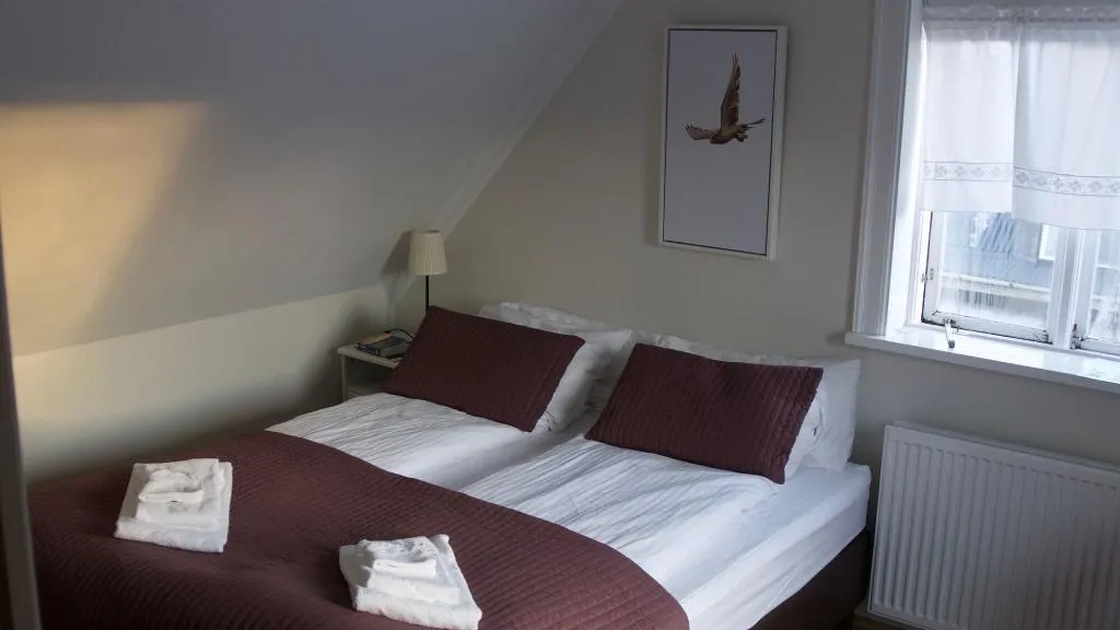 Room, Hilda, Reykjavik