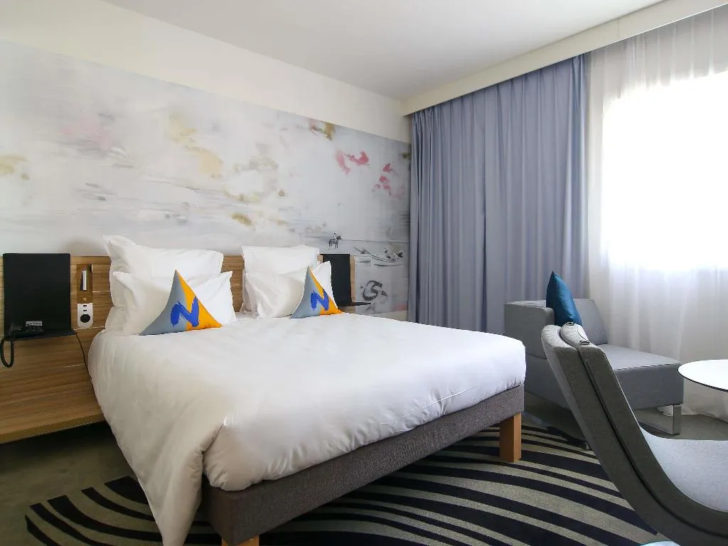 DOUBLE EXECUTIVE KING BED Room, Novotel Tunis Lac, Tunisia