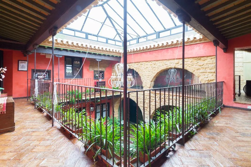 General view, La Casona de Calderon, Seville
