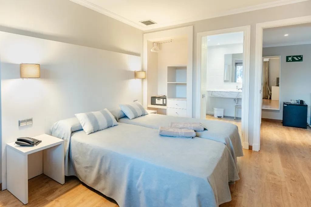 FAMILY ROOM STANDARD Room, Minura Cala Galdana & Apartamentos d´Aljandar, Menorca
