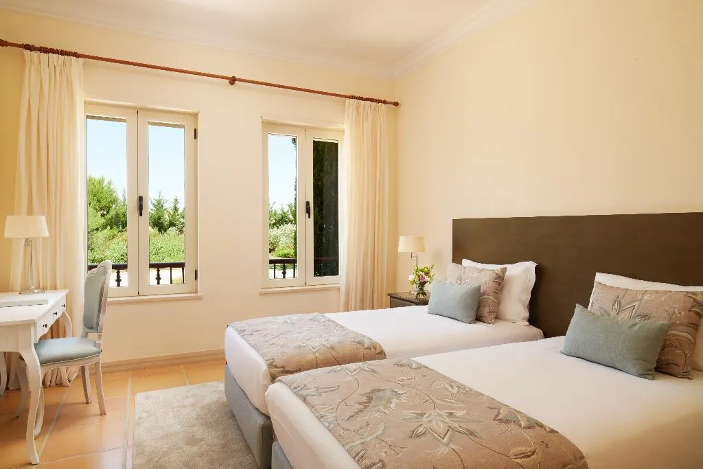 VILLA TWO BEDROOMS Room, Monte Rei Golf & Country Club, Algarve