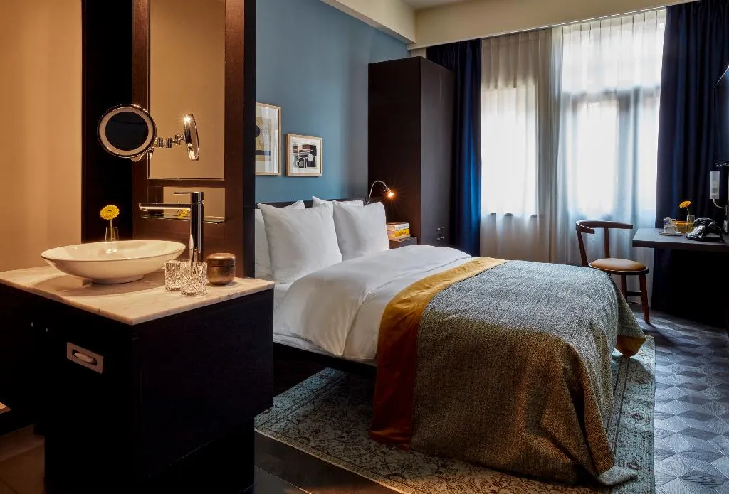 DOUBLE COMFORT Room, Park Centraal Amsterdam, part of Sircle Collection, Amsterdam
