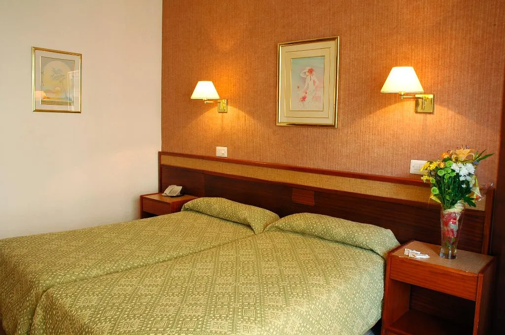 Double or Twin CAPACITY 2 Room, htop Alexis, Costa Brava