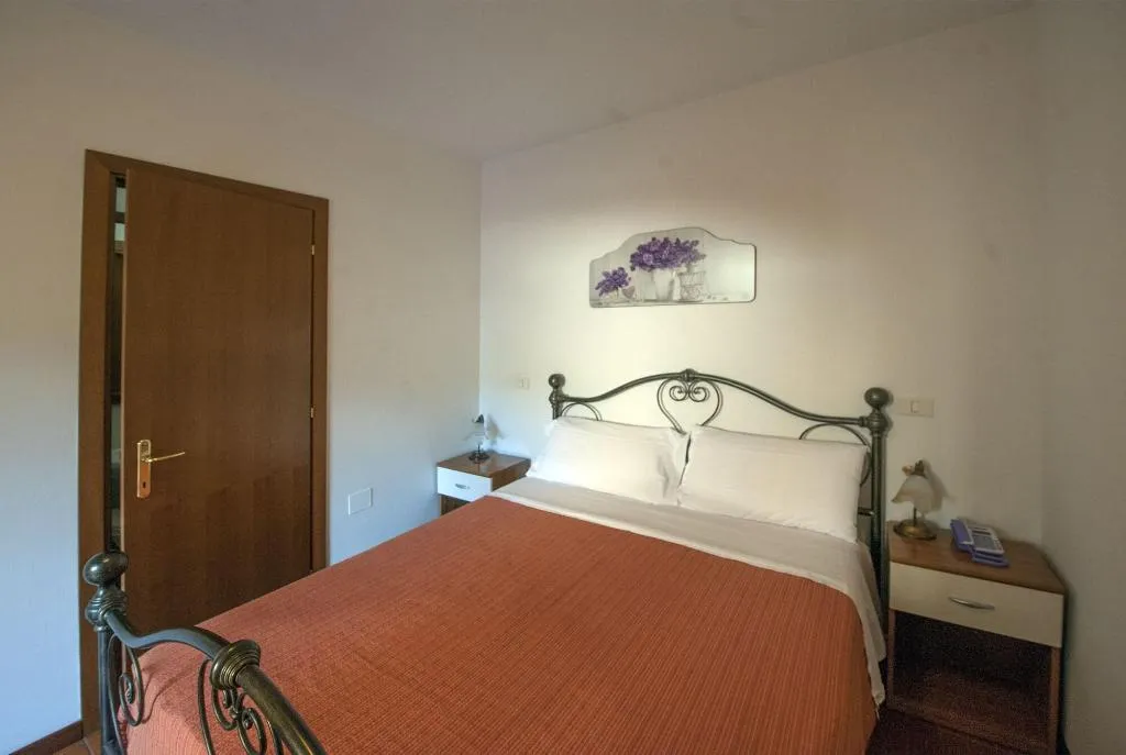 Room, Athena, Perugia