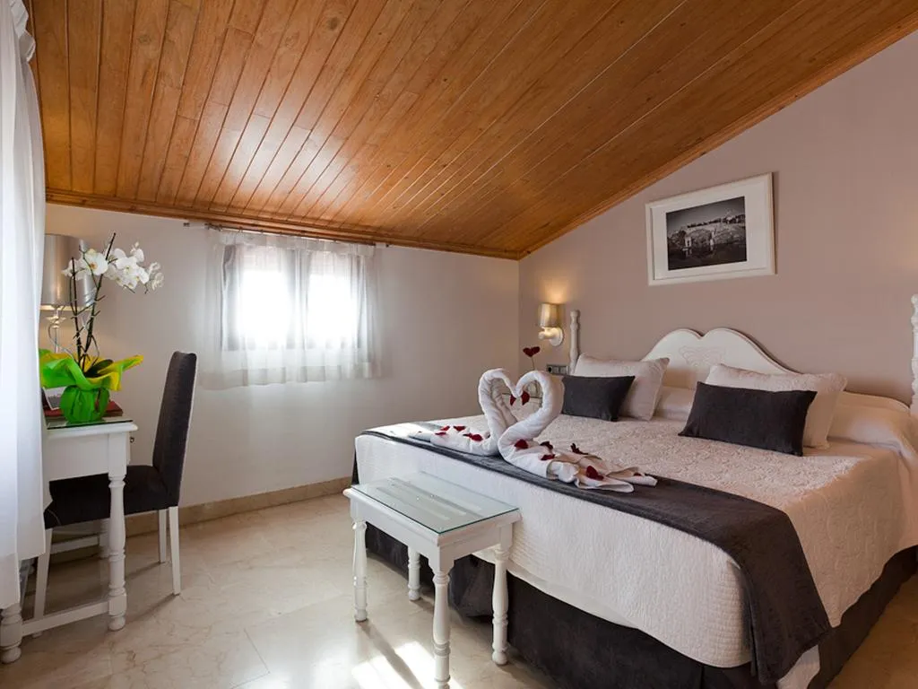 Room, Carlos V, Madrid