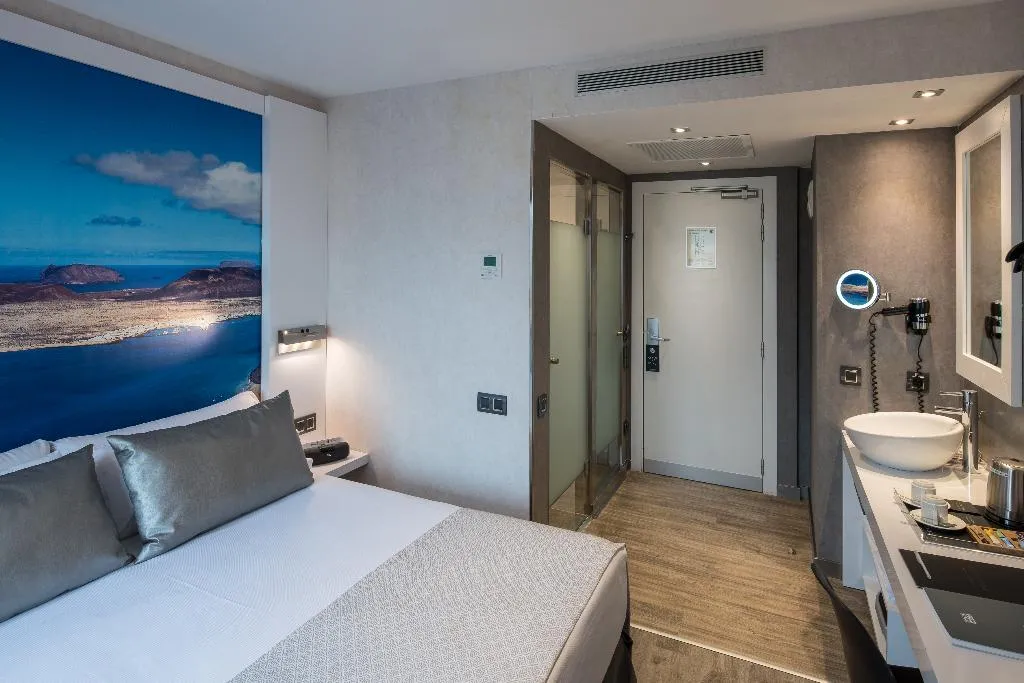 DOUBLE WITH TERRACE Room, Catalonia Gran Via BCN, Barcelona