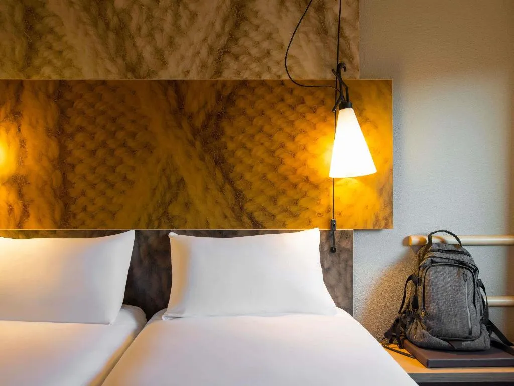TWIN STANDARD Room, Ibis Amsterdam Centre, Amsterdam
