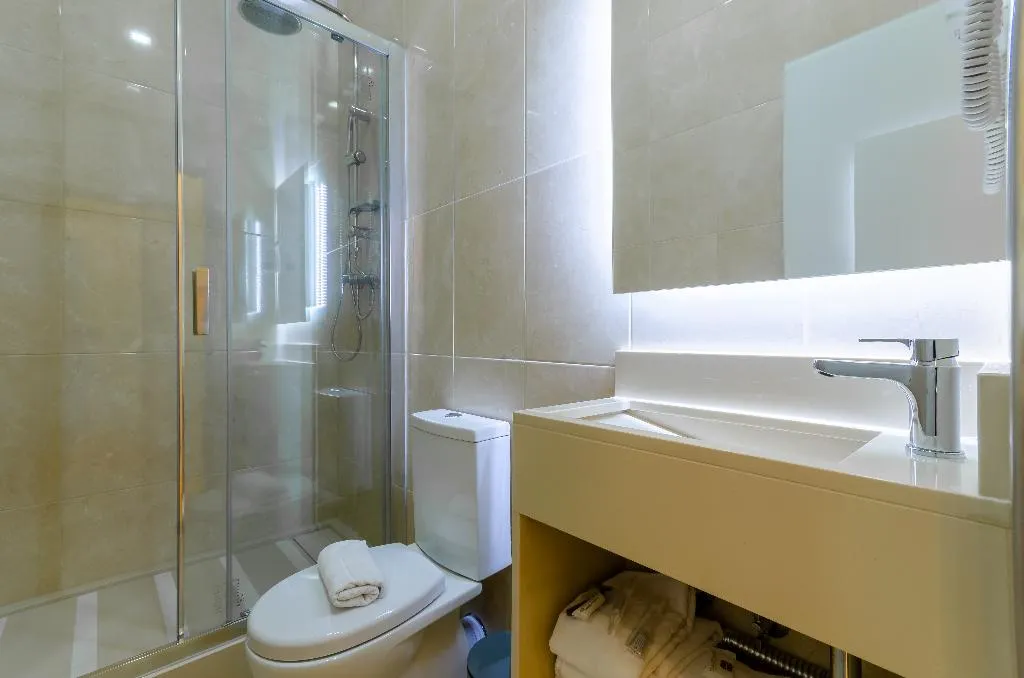 DOUBLE SUPERIOR Room, Hotel Duas Nacoes, Lisbon