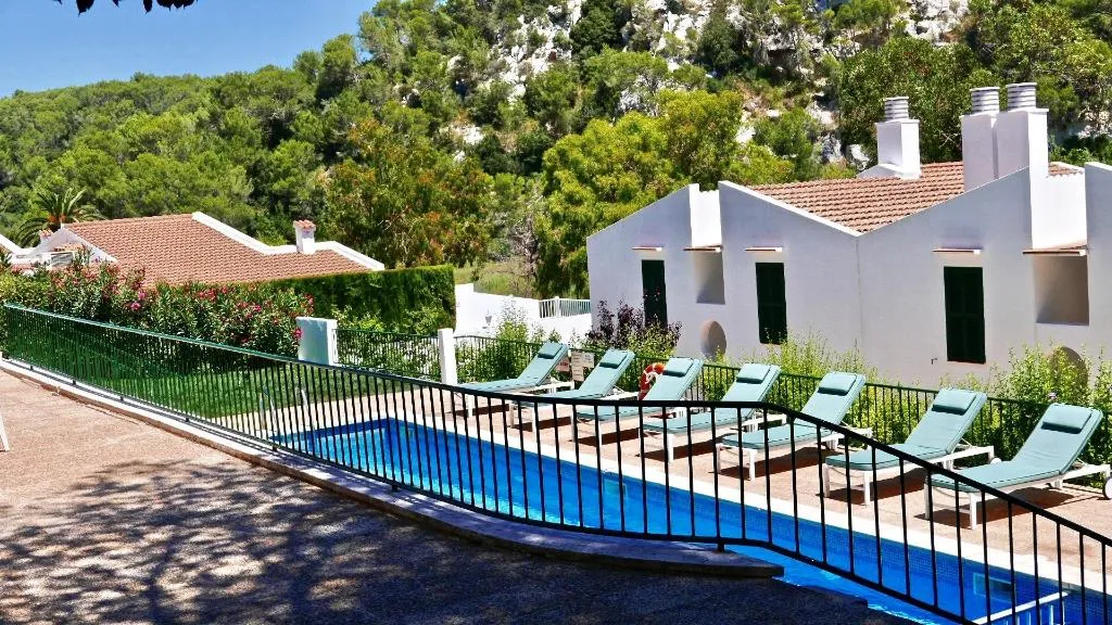 Pool, Desmais, Menorca