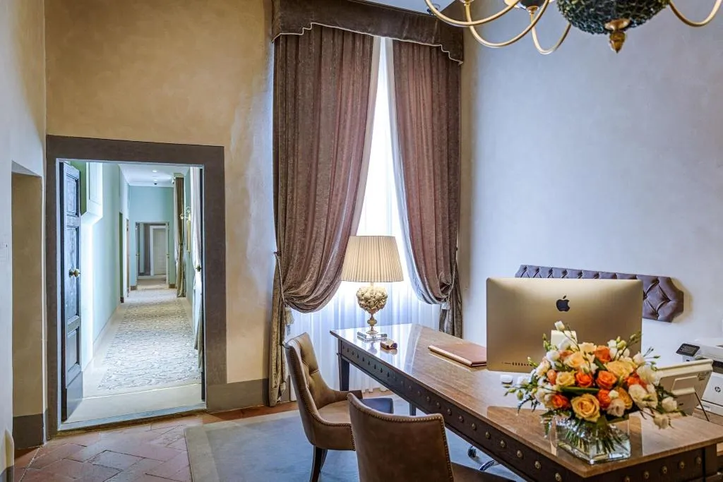 Lobby, Palazzo Roselli Cecconi, Florence