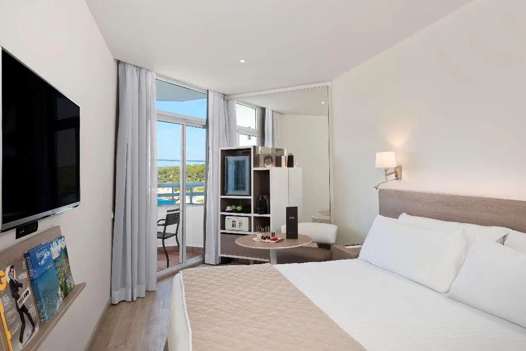 Room, Meliá Cala Galdana, Menorca