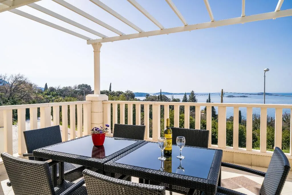 APARTMENT TWO BEDROOMS WITH TERRACE Room, Villa Samba, Dubrovnik