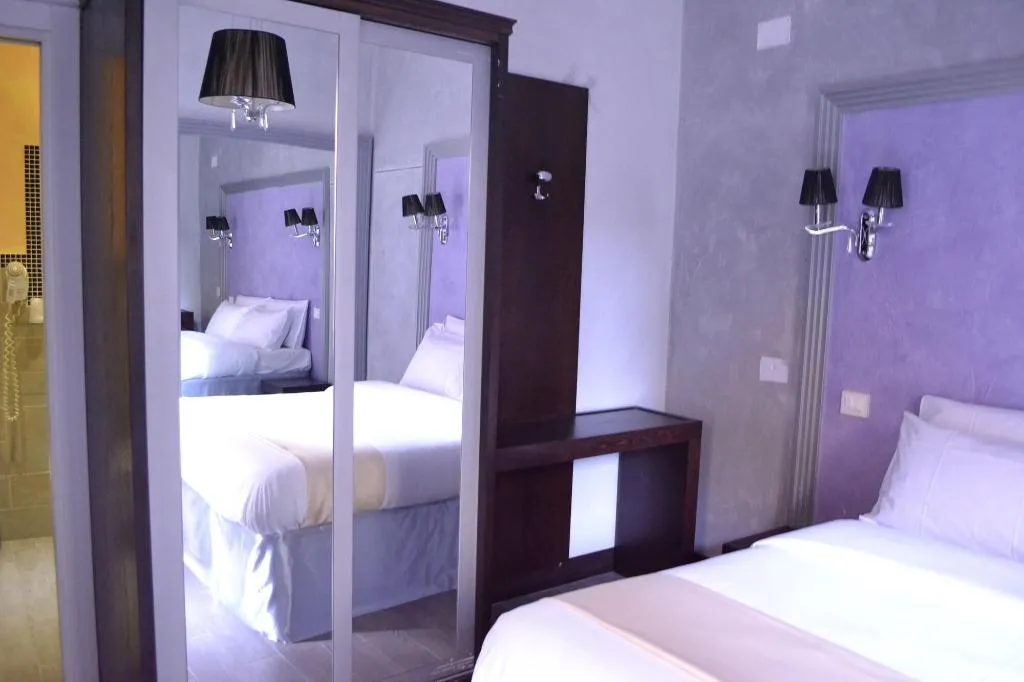 Room, Tiburtina House, Rome