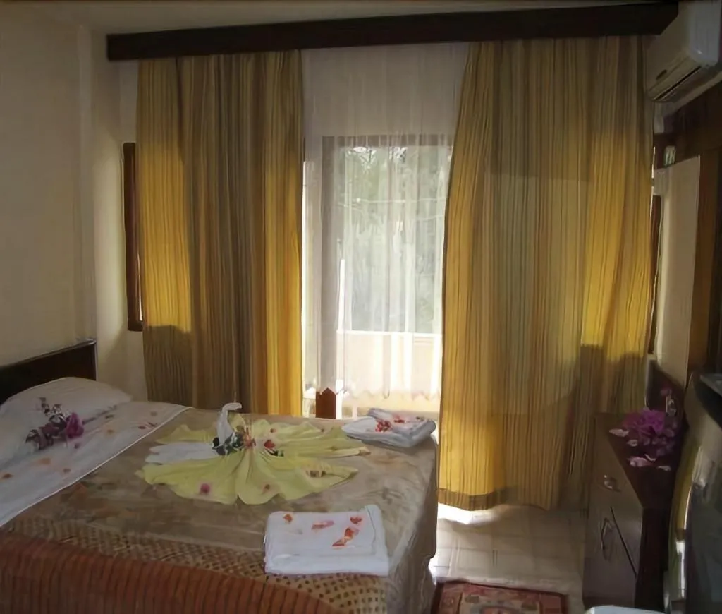 Room, Murat, Antalya