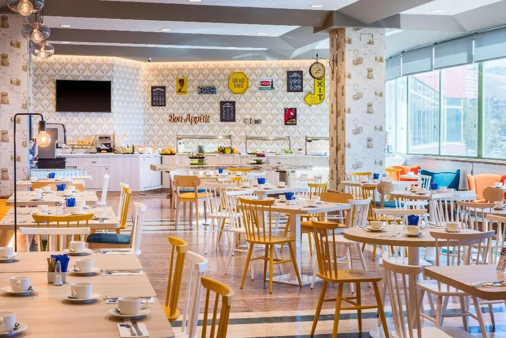 Restaurant, Guadalajara Conference Center Affiliated By Melia, Madrid