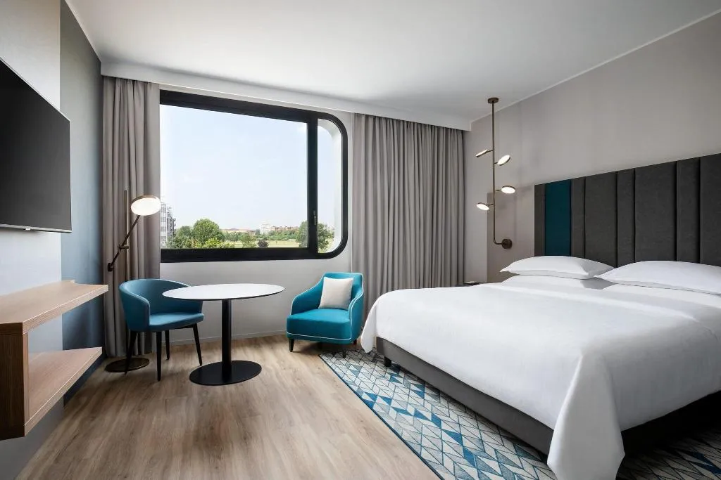 DOUBLE SUPERIOR KING BED Room, Sheraton Milan San Siro, Milan