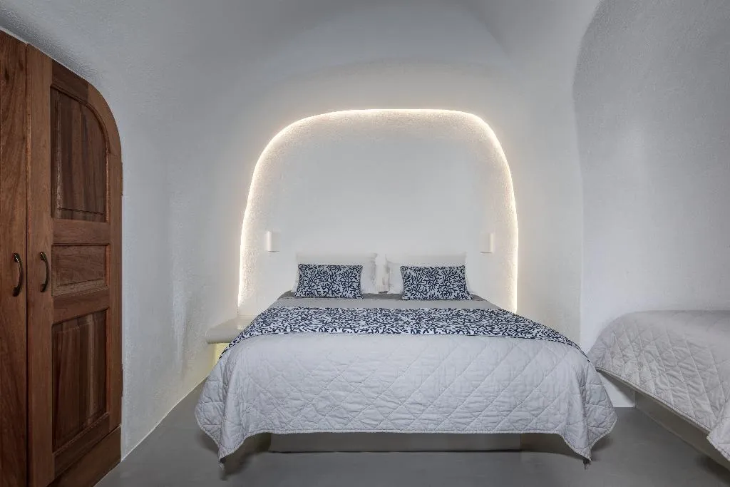 SUITE STANDARD Room, La Perla Villas and Suites, Santorini