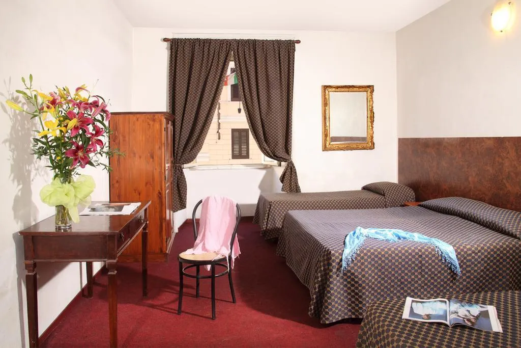 QUADRUPLE STANDARD Room, Acropoli, Rome