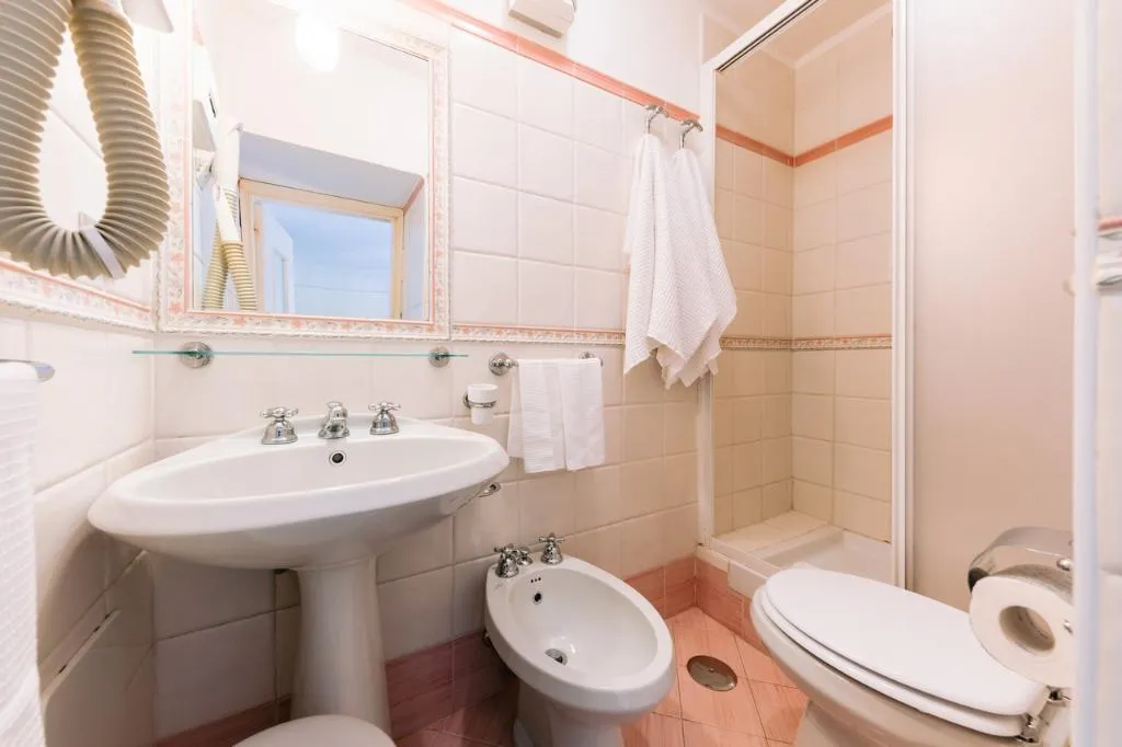 TRIPLE WITH BALCONY Room, Hotel Toro, Naples