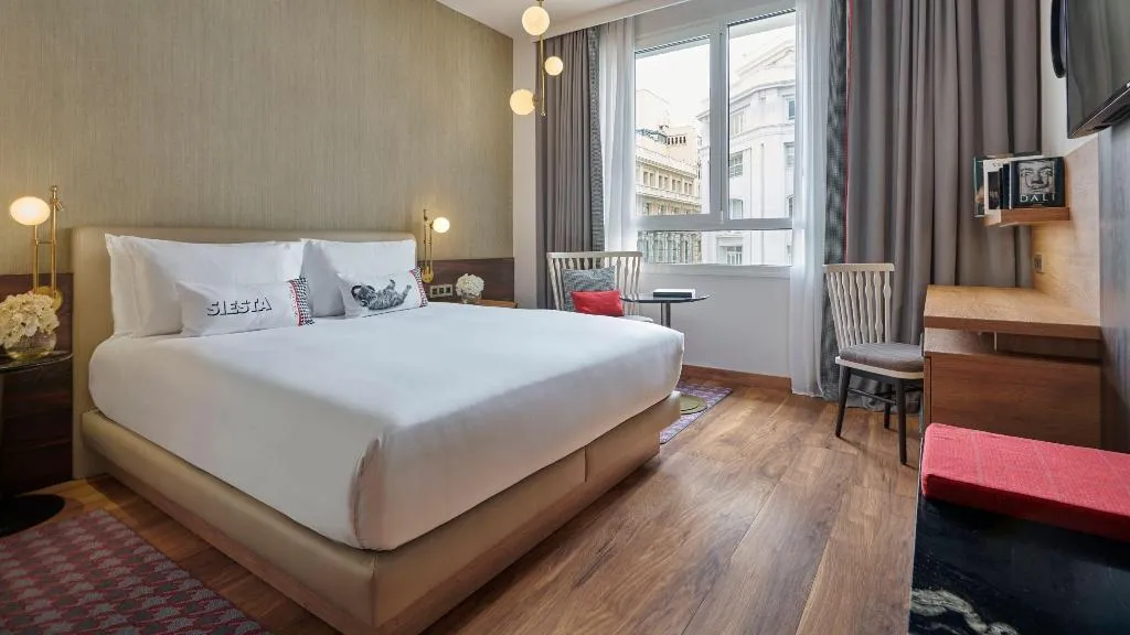 DOUBLE KING SIZE BED Room, Hyatt Centric Gran Via Madrid, Madrid