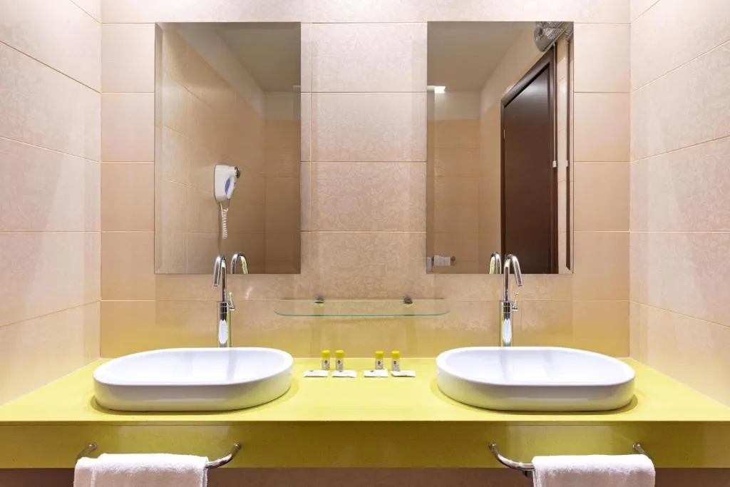 QUADRUPLE STANDARD Room, B&B Hotel Malpensa Lago Maggiore, Milan