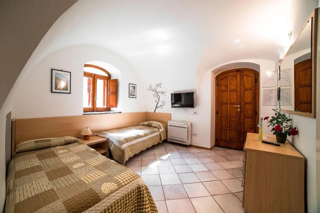 Room, Il Roseto, Naples