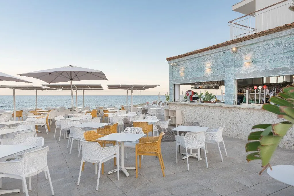 Bar, Hotel Atolon & Kaafu Beach Club, Majorca