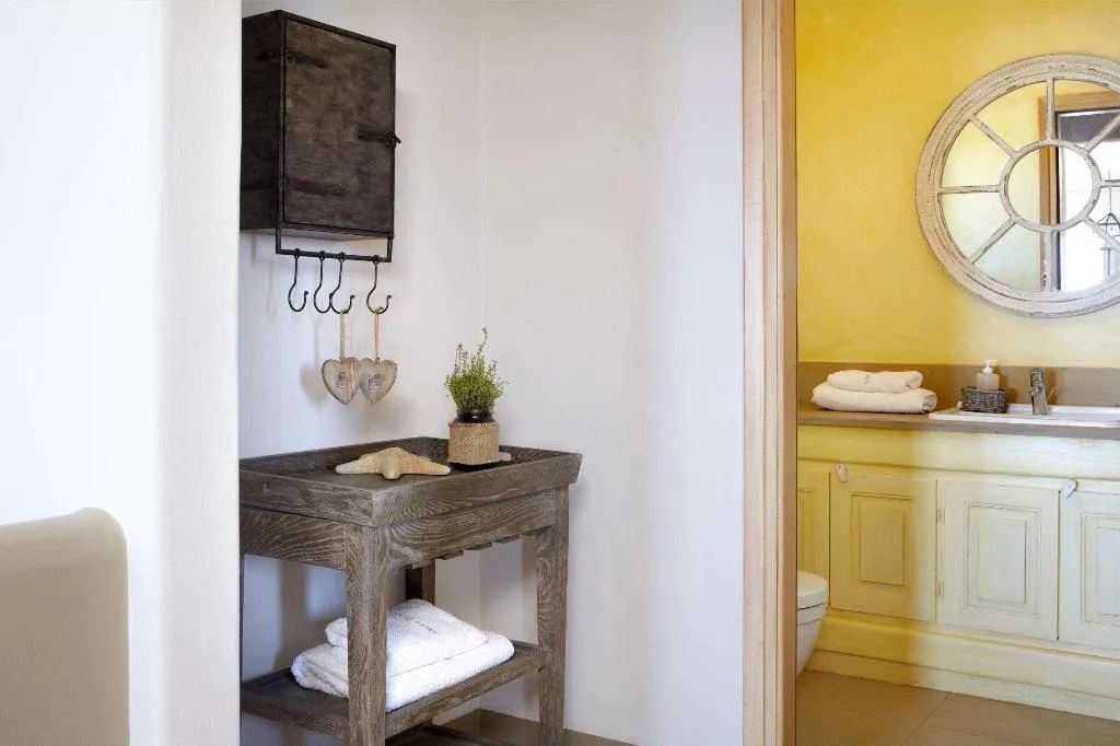 Room, Diles & Rinies, Mykonos