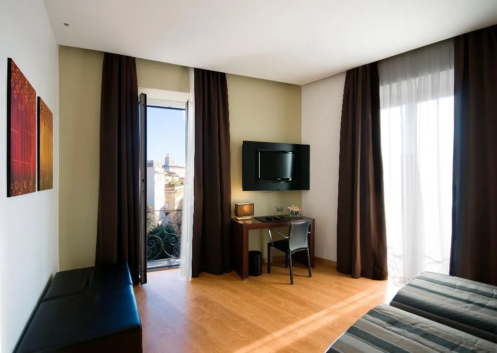 DOUBLE SUPERIOR WITH VIEWS Room, Trevi Collection, Rome