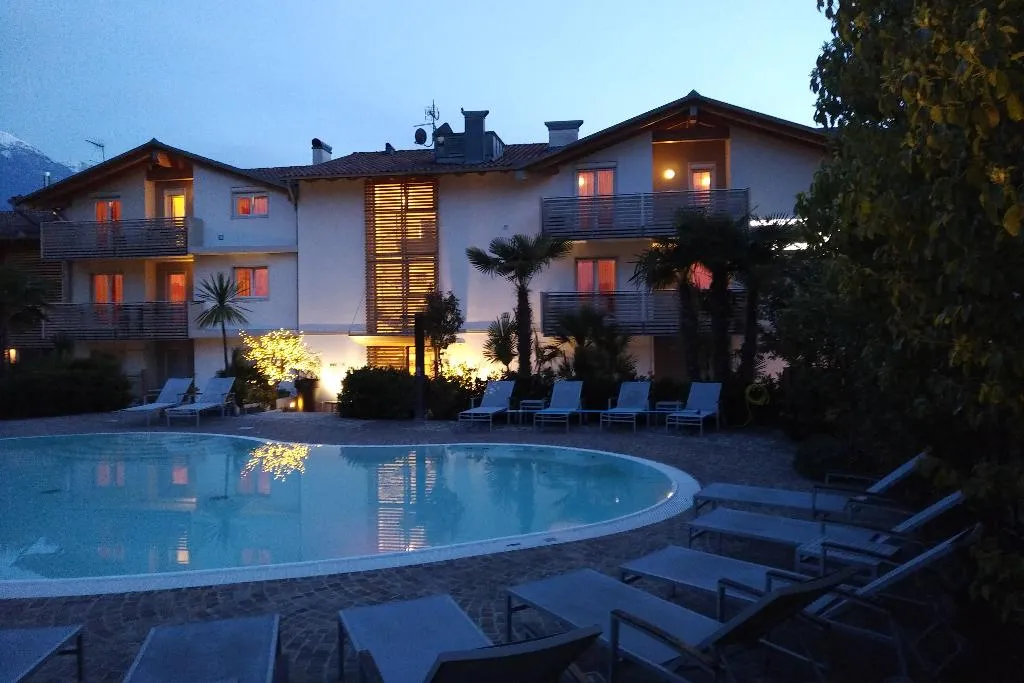 Pool, 4 Limoni Apartment Resort, Milan