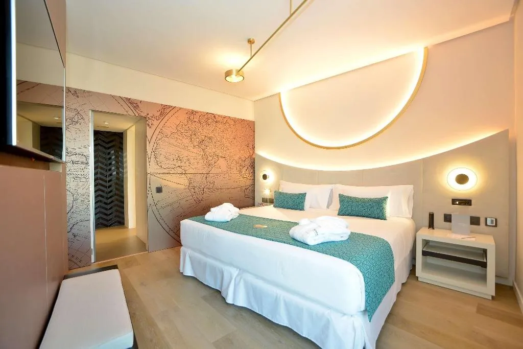 SUITE DELUXE Room, Barcelo Sevilla Renacimiento, Seville