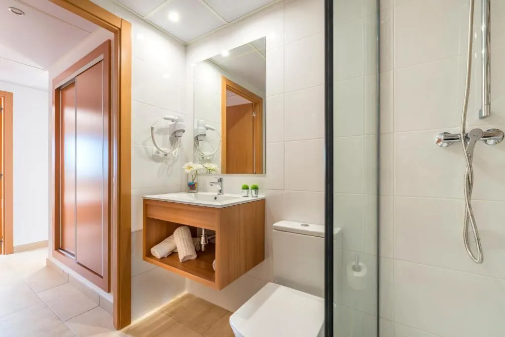 APARTMENT CAPACITY 6 TWO BEDROOMS Room, Apartaments Condado, Costa Brava