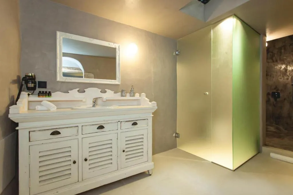 Room, Chania Inn, Crete