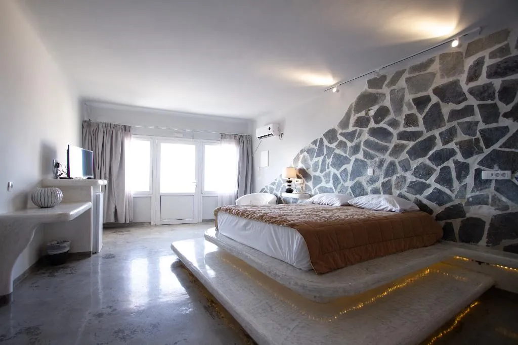 SUITE EXECUTIVE SEA VIEW Room, Suites of the Gods Cave Spa, Santorini