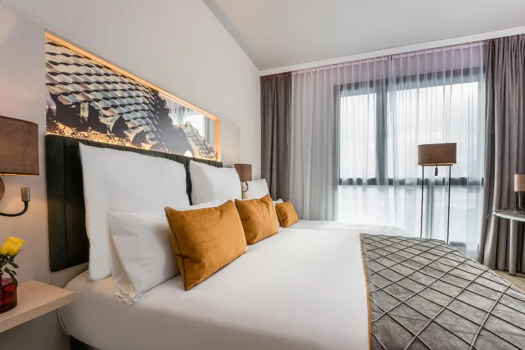 TRIPLE COMFORT Room, Leonardo Royal Hotel Barcelona Fira, Barcelona