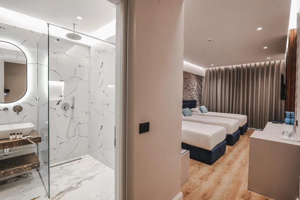 TWIN WITH BALCONY Room, Hotel Oasis, Southern Albania